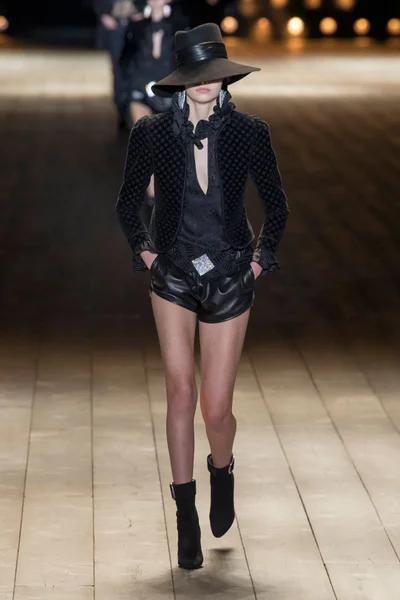 Look 1